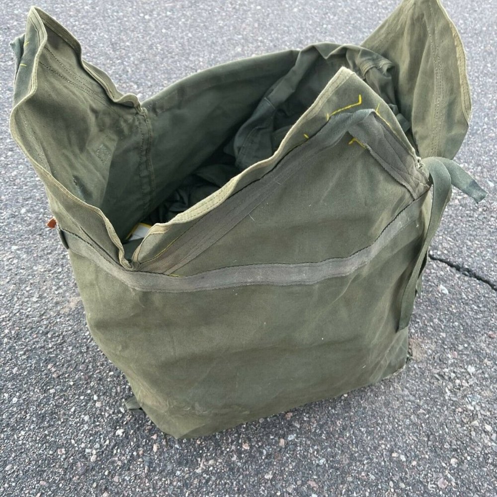 Vintage Military Army Cargo Parachute Pack Bag OD Heavy Cotton 81337/51D6553 - Picture 3 of 11